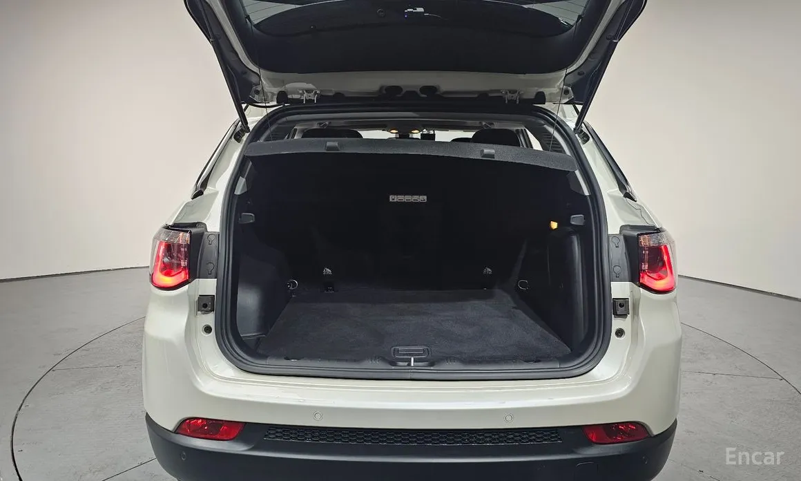 Фото 20 - Jeep Compass