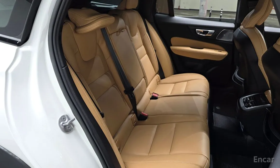 Фото 12 - Volvo V60