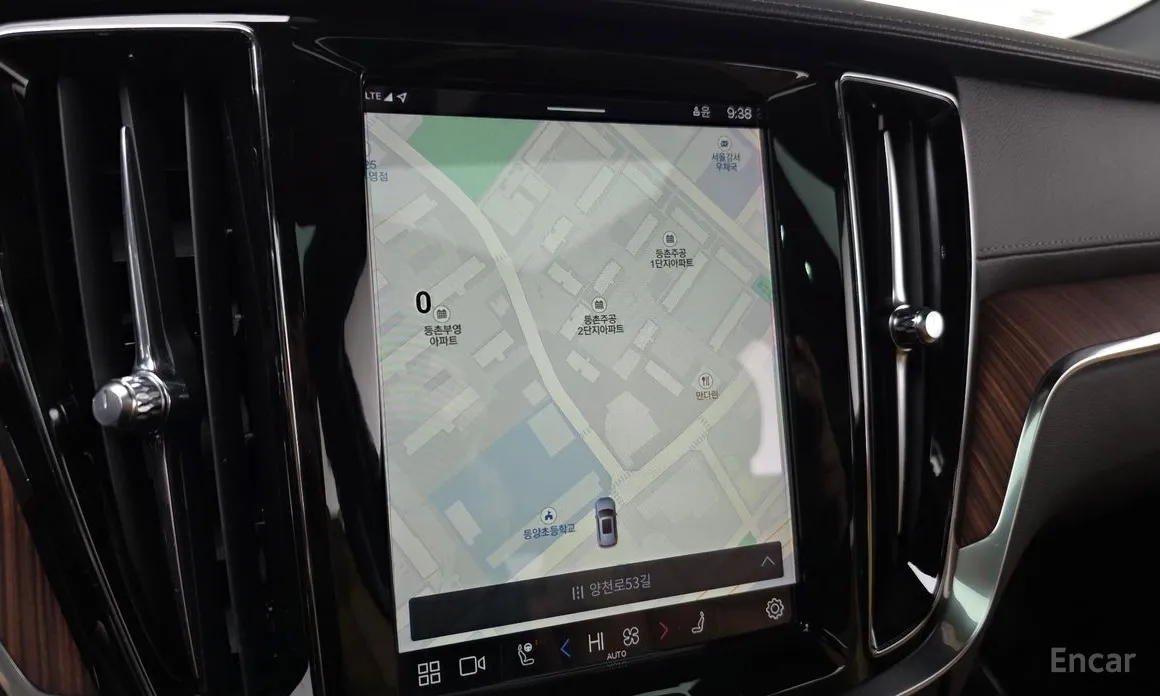 Фото 14 - Volvo V60