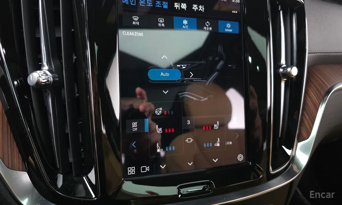 Фото 16 - Volvo V60