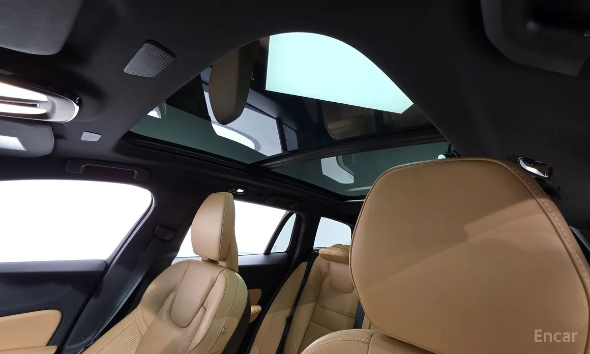 Фото 19 - Volvo V60