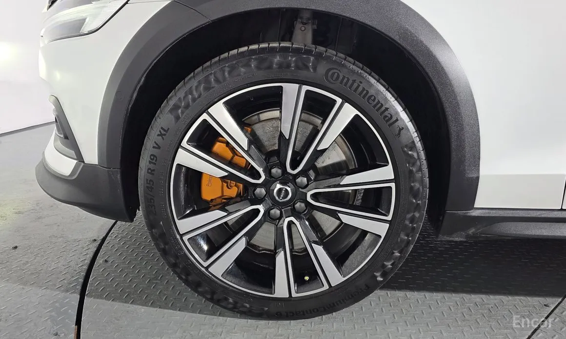 Фото 5 - Volvo V60