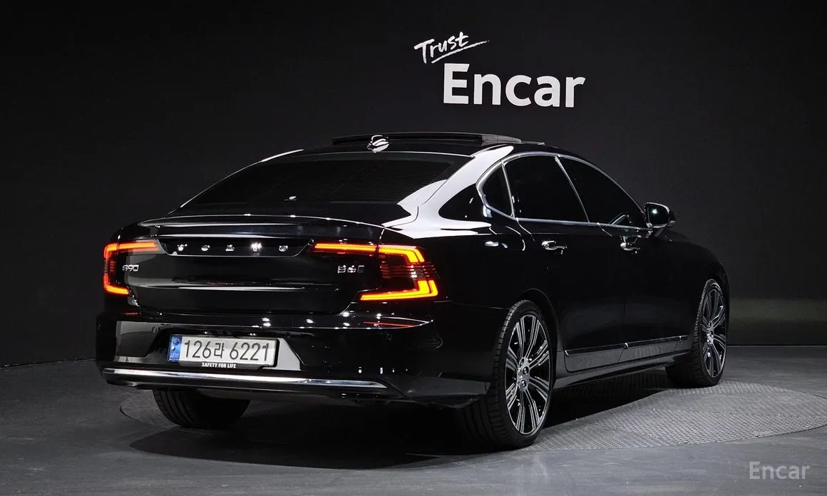 Фото 2 - Volvo S90