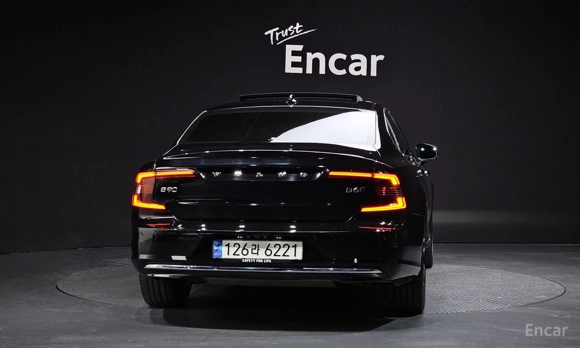 Фото 4 - Volvo S90