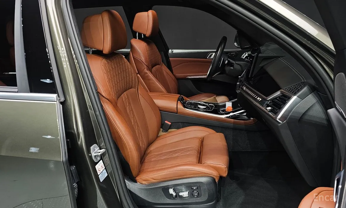 Photo 10 - BMW X7