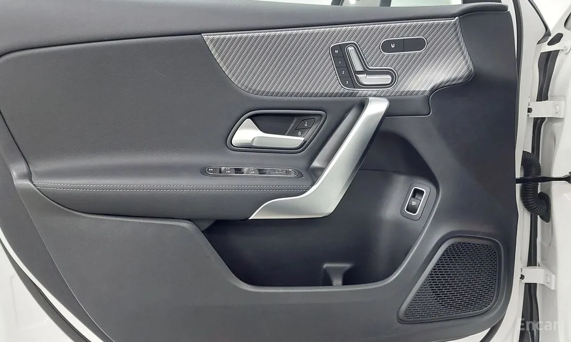 Фото 15 - Mercedes-Benz A-Class