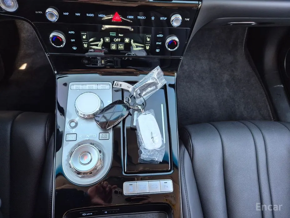 Фото 17 - Genesis G80