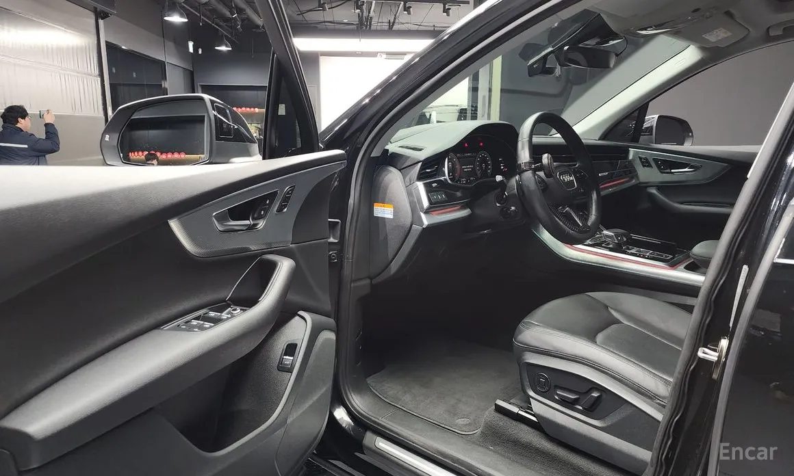 Фото 10 - Audi Q7