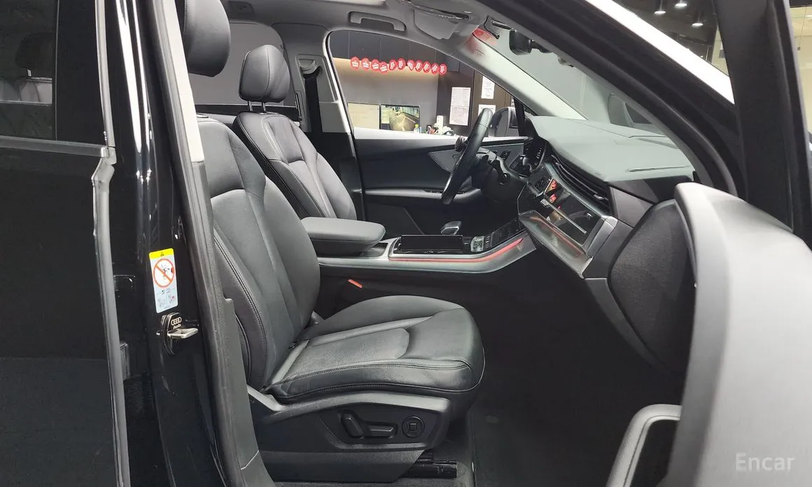 Фото 11 - Audi Q7