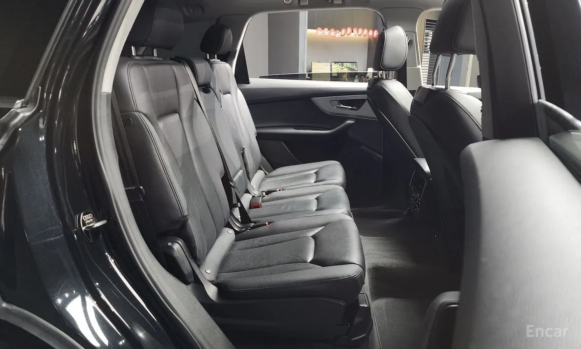 Фото 12 - Audi Q7