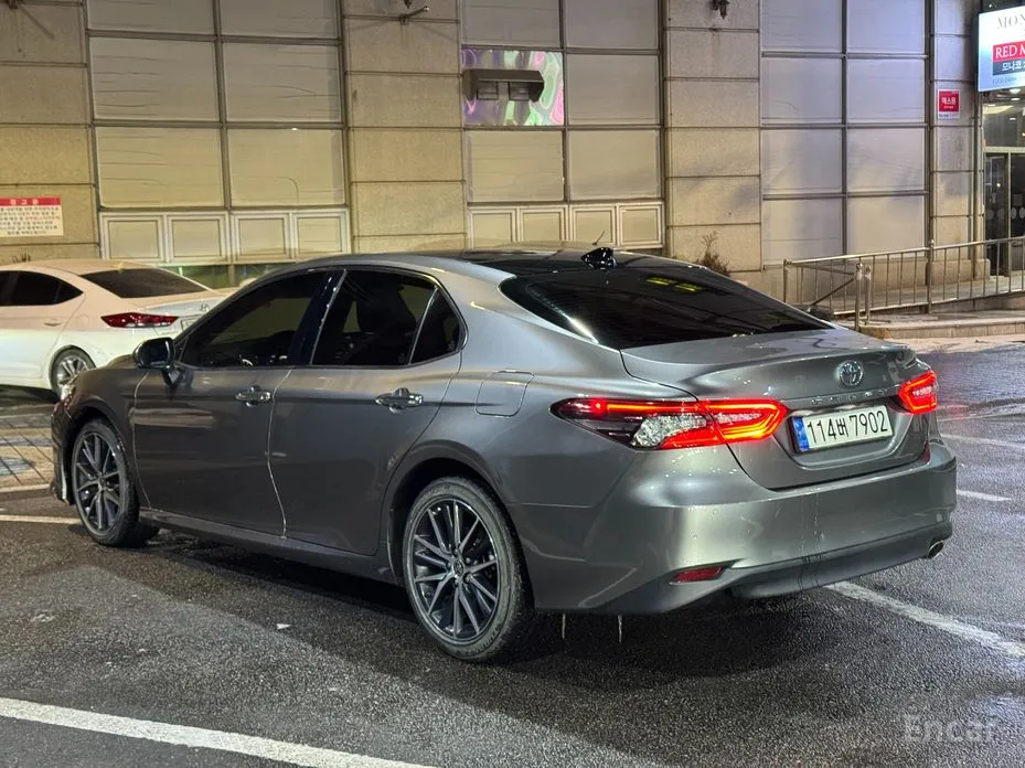 Фото 4 - Toyota Camry