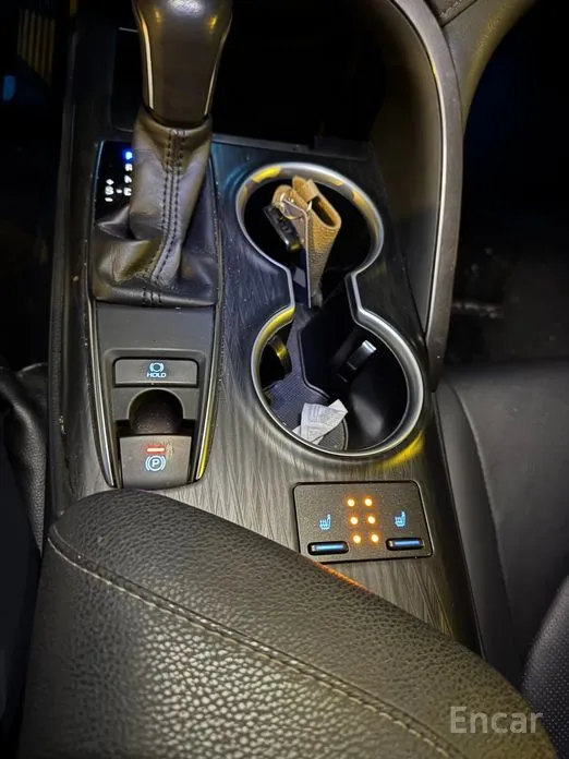 Фото 8 - Toyota Camry