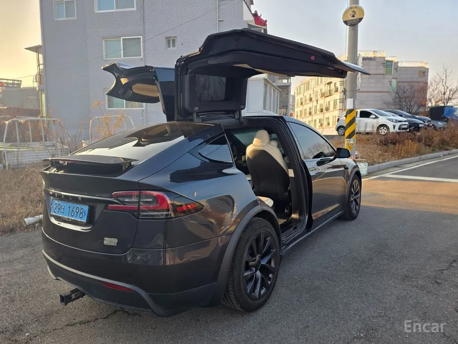 Фото 2 - Tesla Model X