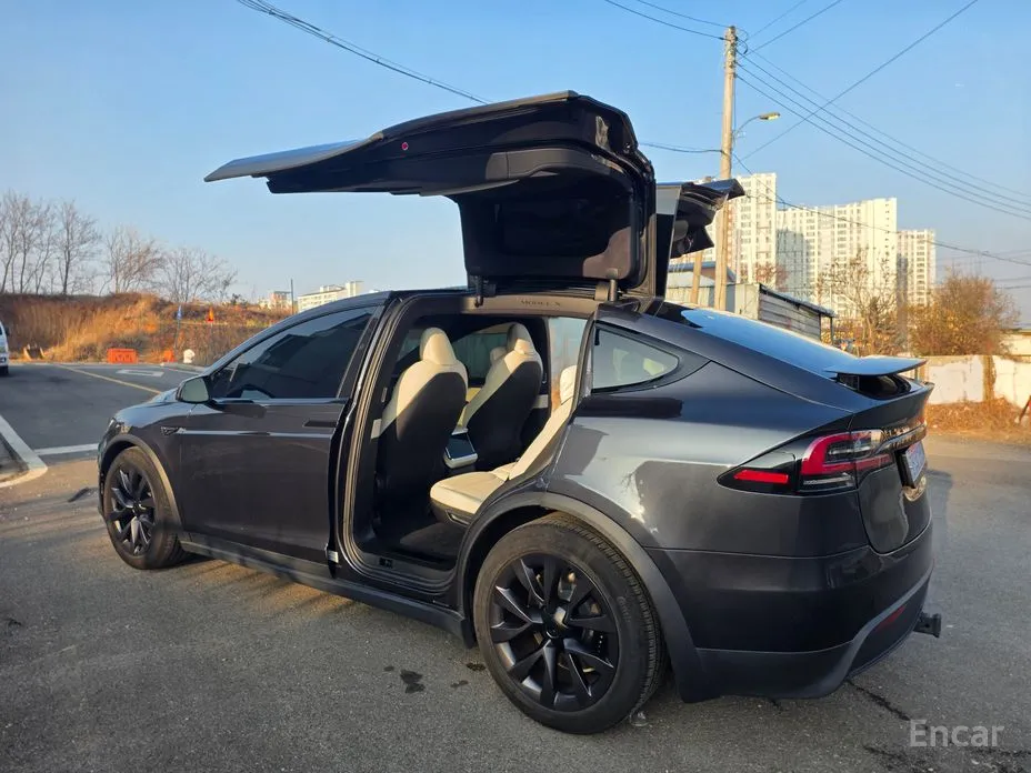 Фото 8 - Tesla Model X