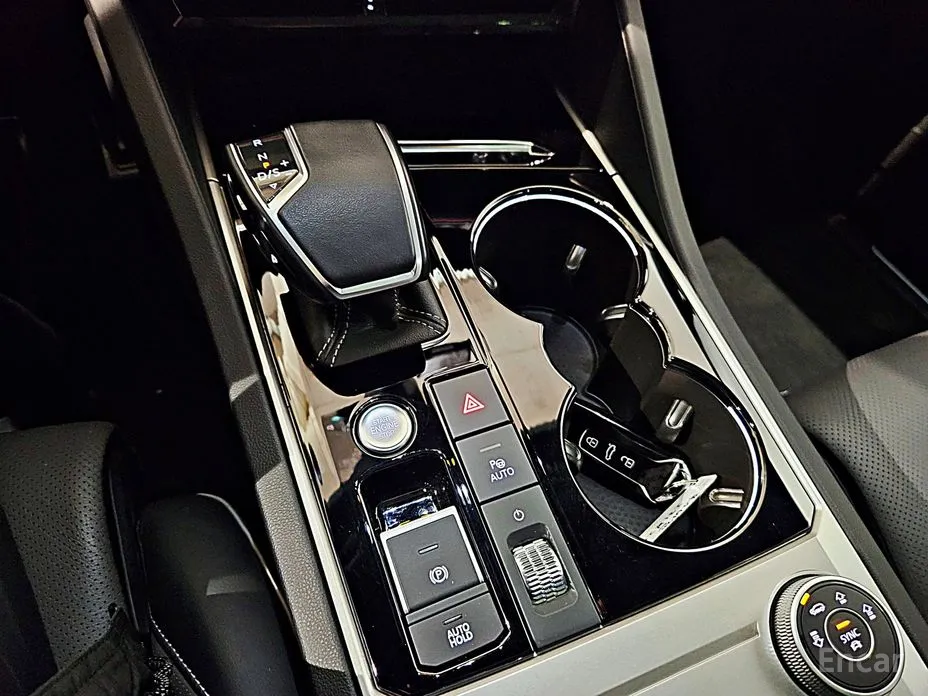 Фото 9 - Volkswagen Touareg