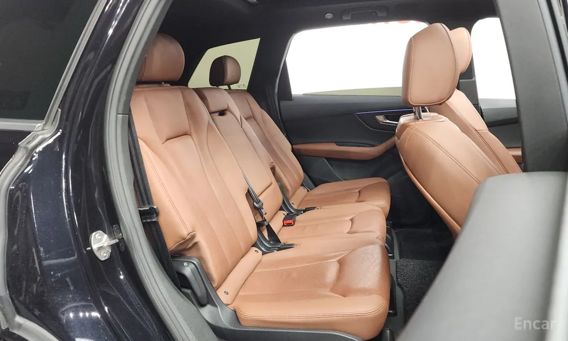 Фото 12 - Audi Q7