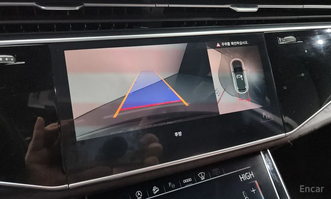 Фото 15 - Audi Q7