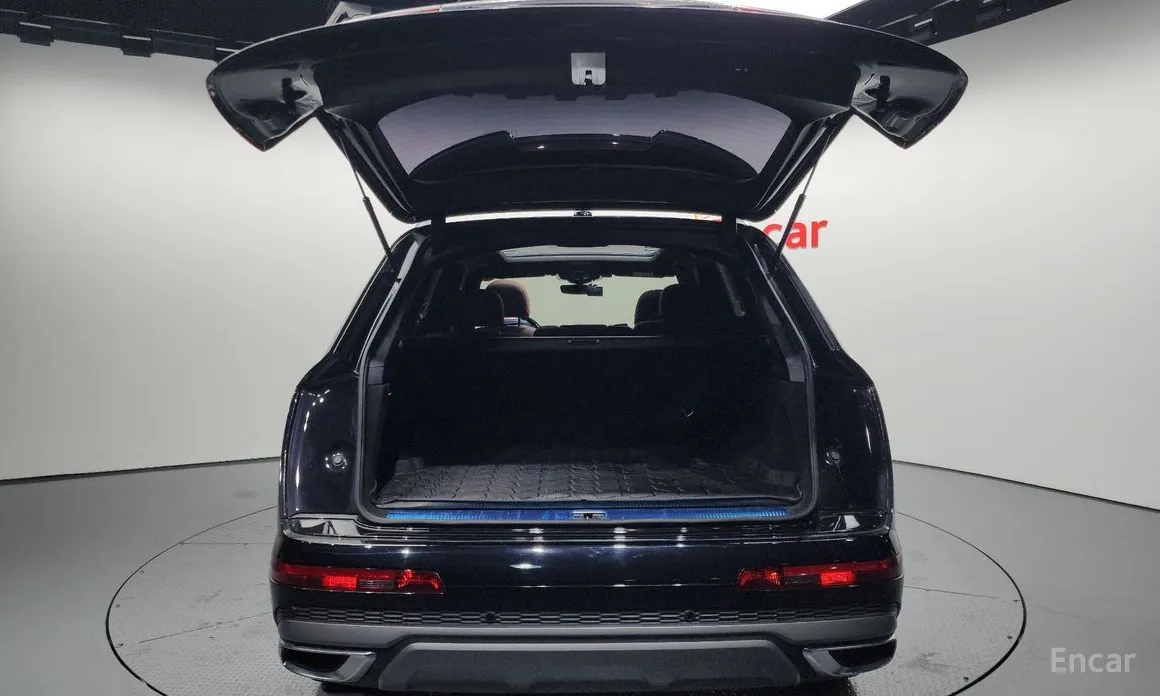 Фото 20 - Audi Q7