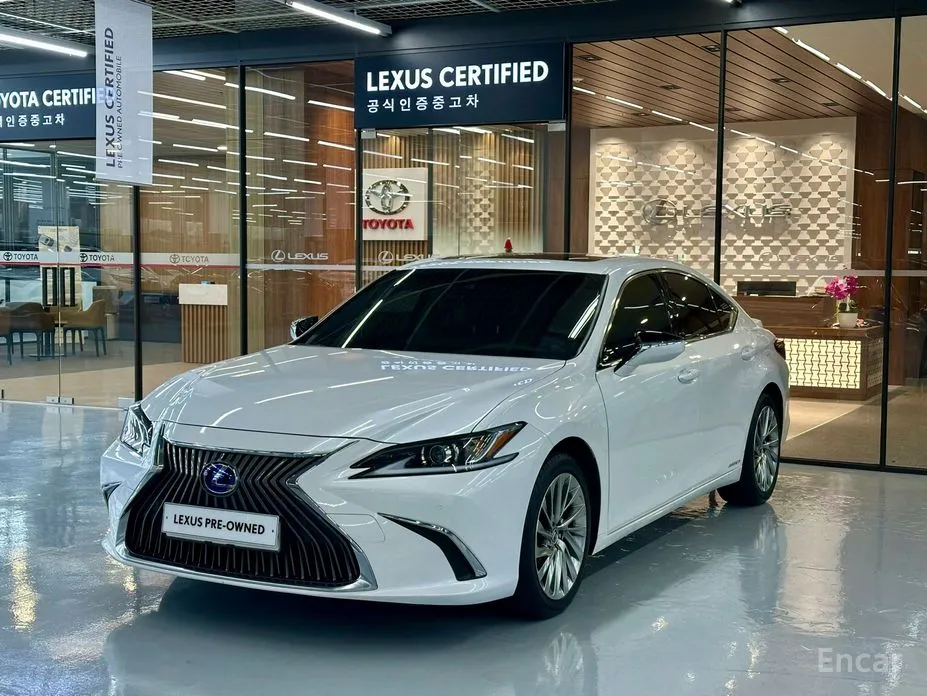 Фото 1 - Lexus ES