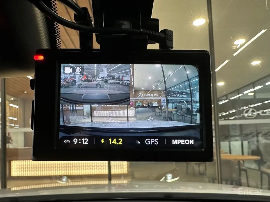 Фото 11 - Lexus ES