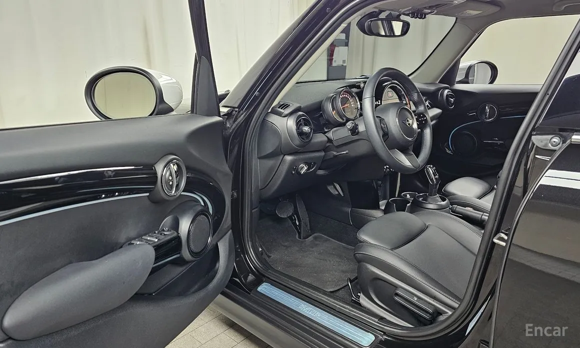 Фото 11 - Mini Cooper