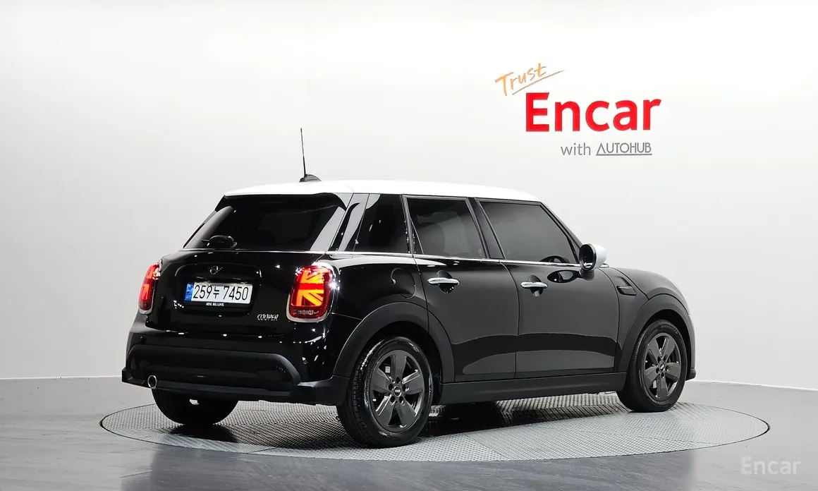 Фото 2 - Mini Cooper