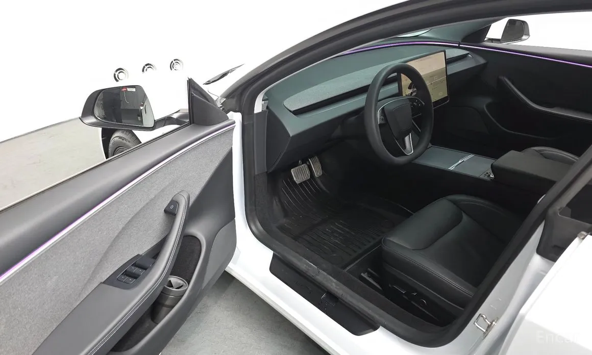Фото 12 - Tesla Model 3