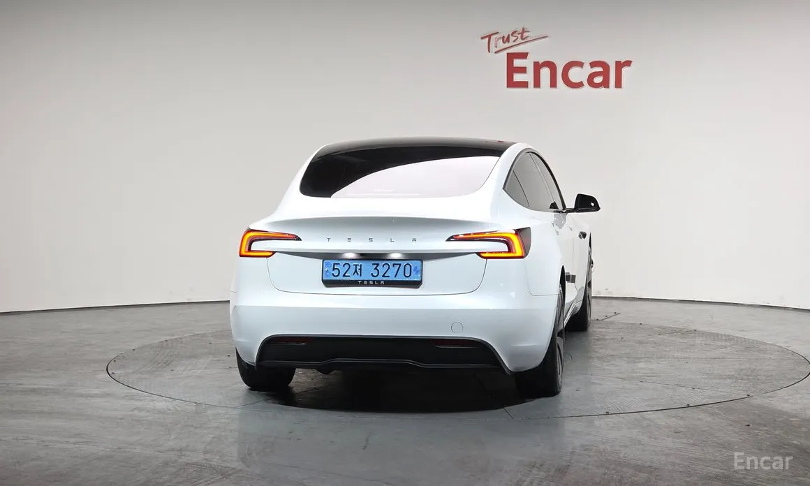 Фото 4 - Tesla Model 3