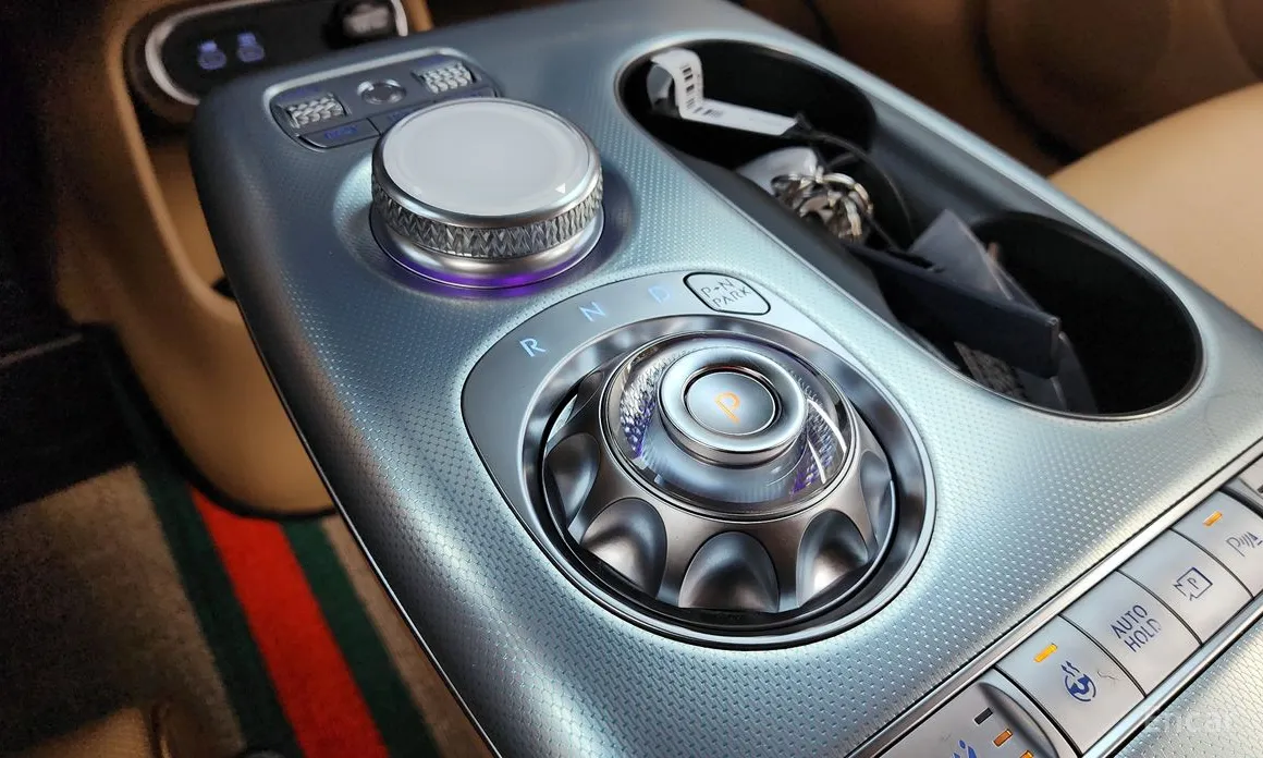 Фото 9 - Genesis GV60