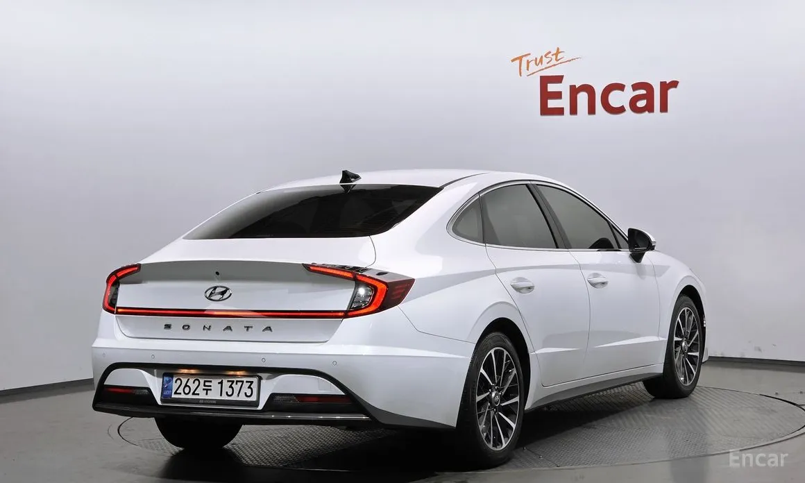 Фото 2 - Hyundai Sonata