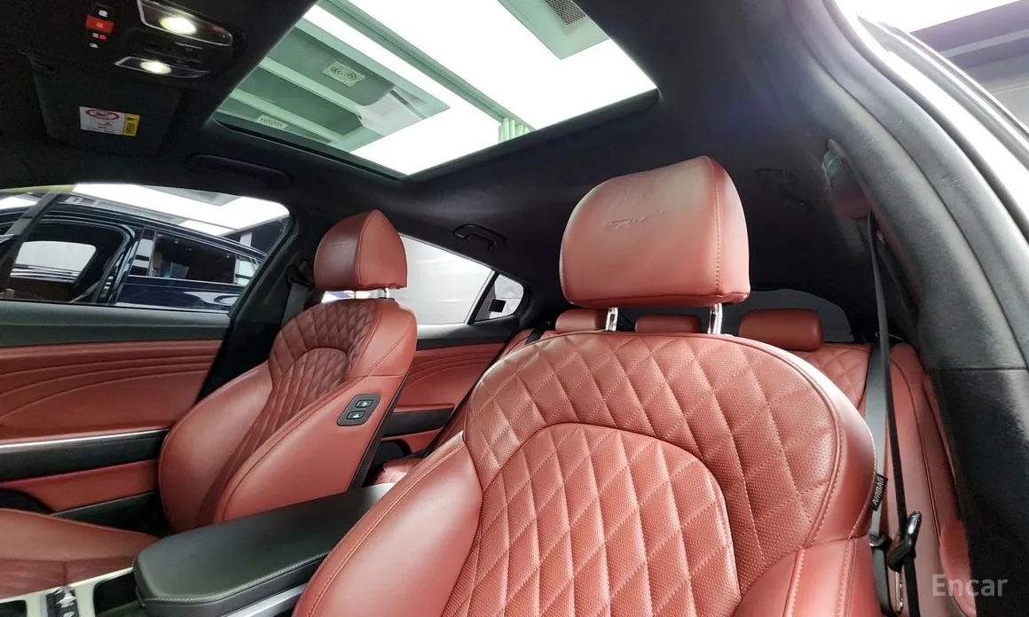 Фото 19 - Kia Stinger