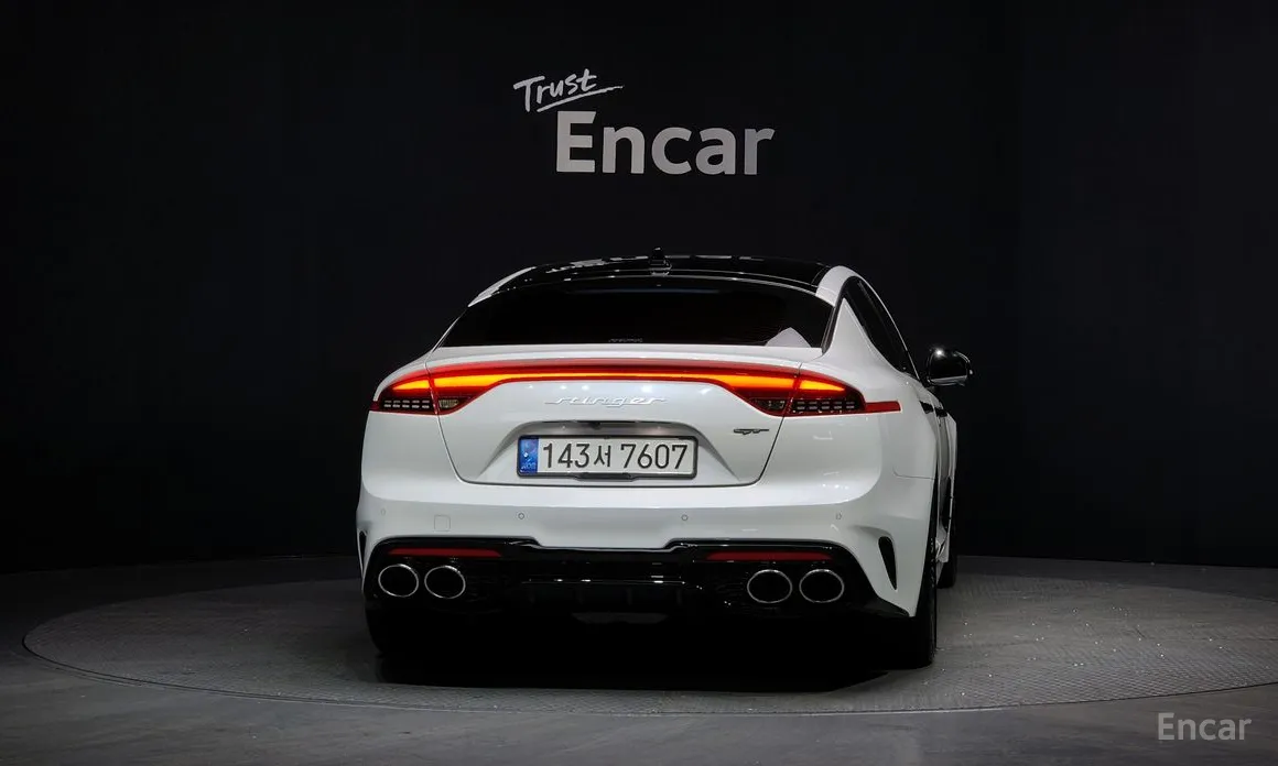 Фото 4 - Kia Stinger