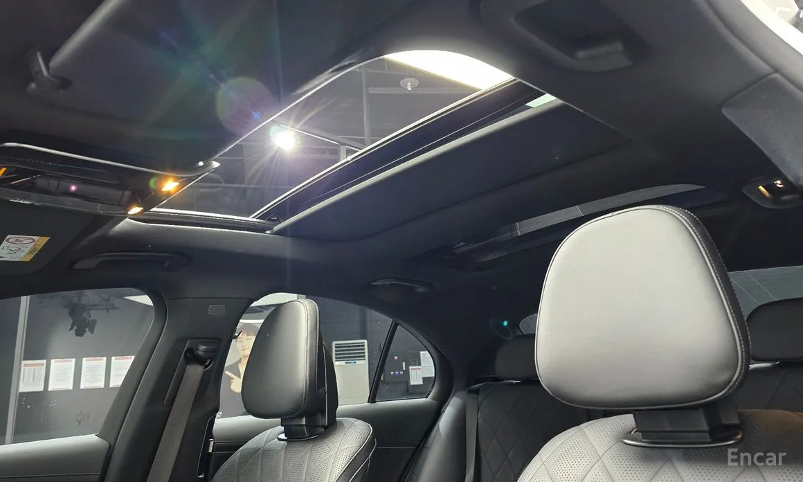 Фото 19 - Mercedes-Benz E-Class