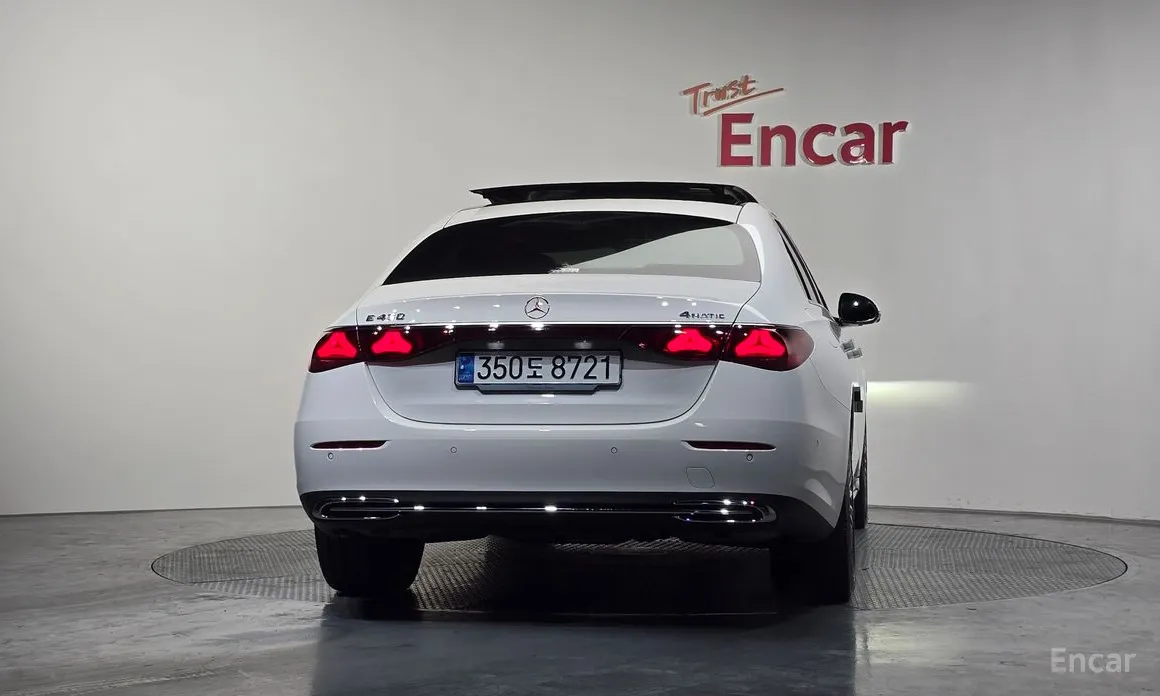 Фото 4 - Mercedes-Benz E-Class