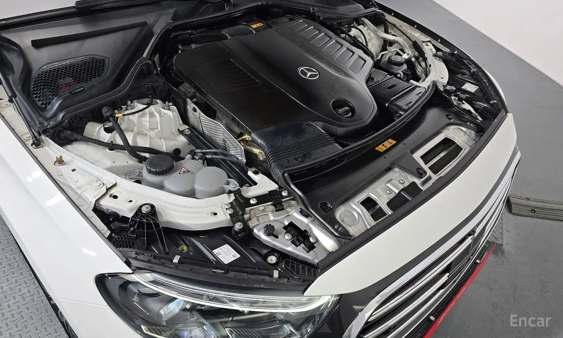 Фото 6 - Mercedes-Benz E-Class