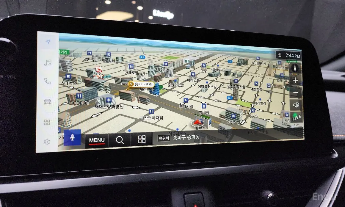 Фото 13 - Lexus UX