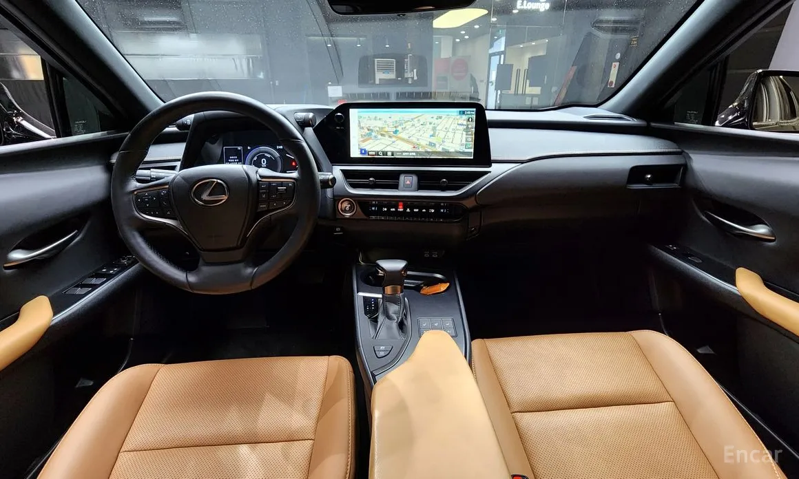 Фото 7 - Lexus UX