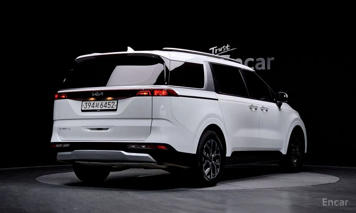 Фото 2 - Kia Carnival