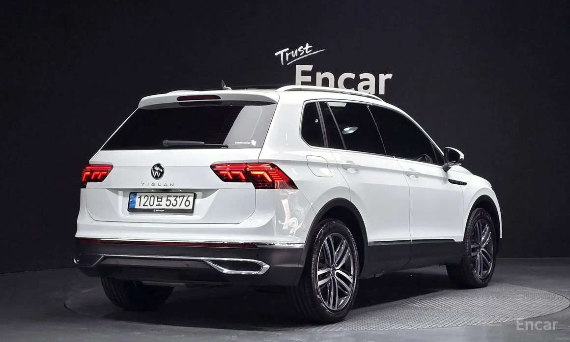 Фото 2 - Volkswagen Tiguan