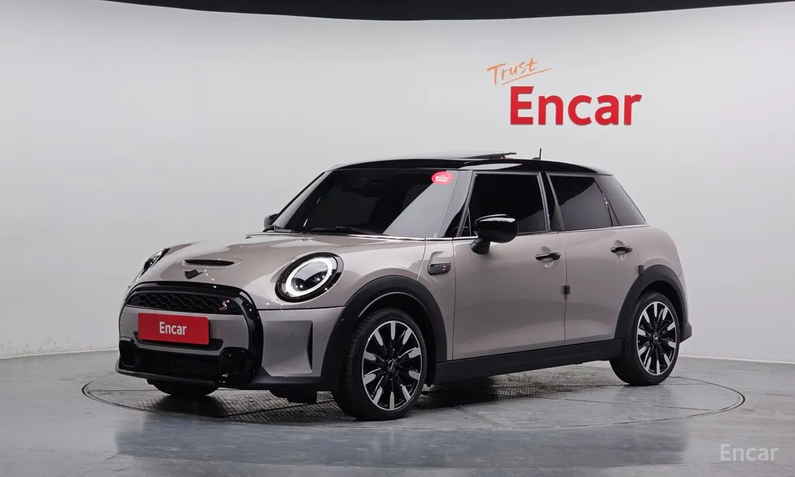 Фото 1 - Mini Cooper