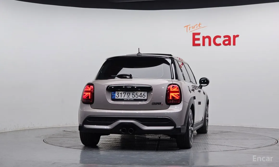 Фото 4 - Mini Cooper