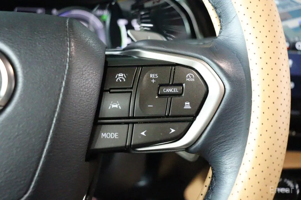 Фото 15 - Lexus NX