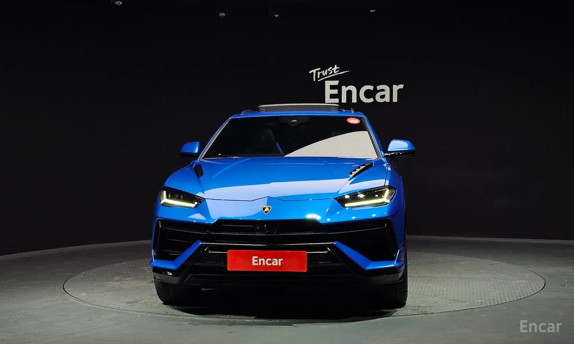 Фото 3 - Lamborghini Urus