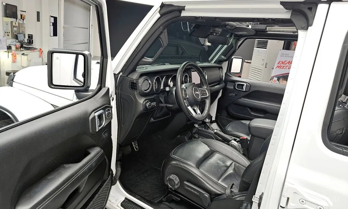 Фото 10 - Jeep Wrangler