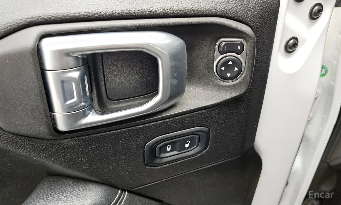 Фото 14 - Jeep Wrangler