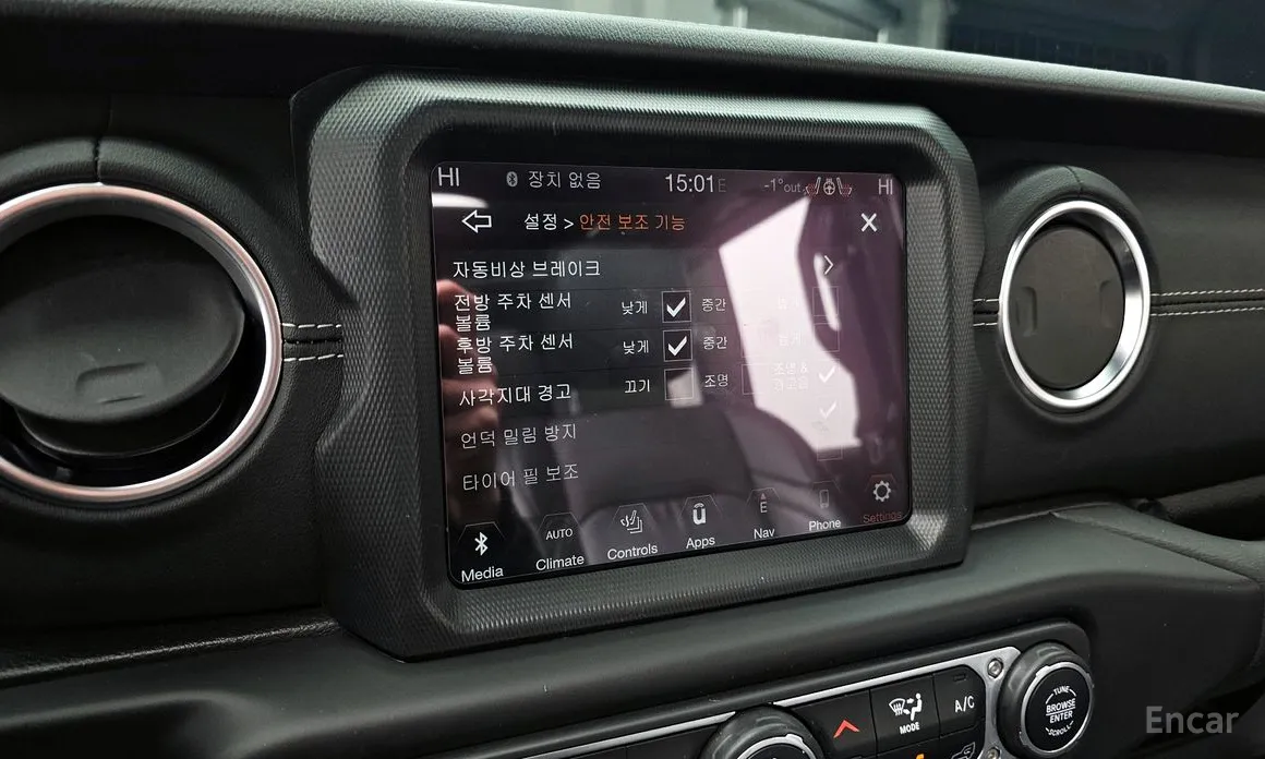 Фото 16 - Jeep Wrangler