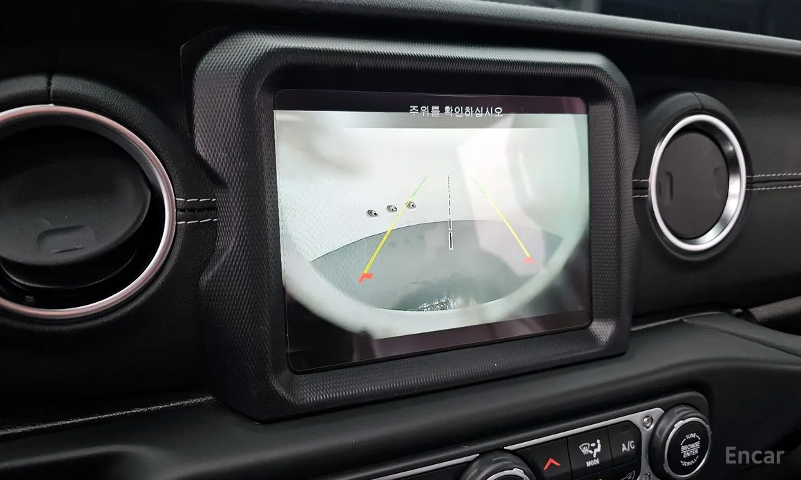 Фото 17 - Jeep Wrangler