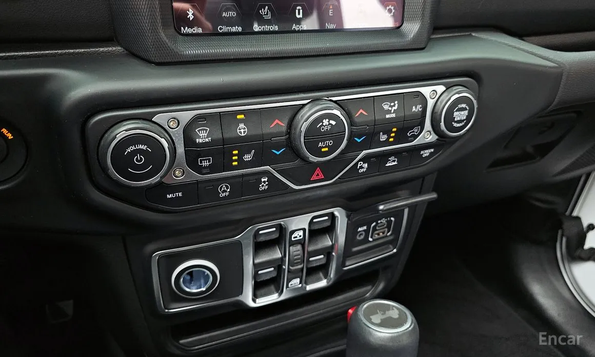 Фото 18 - Jeep Wrangler