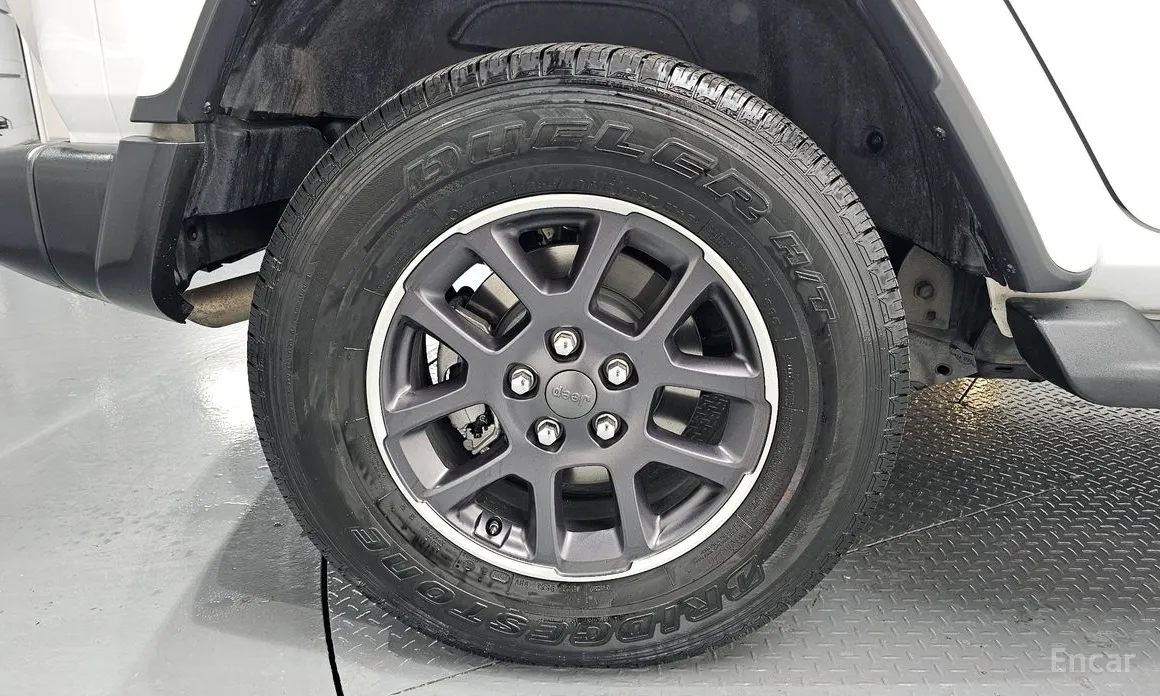 Фото 5 - Jeep Wrangler