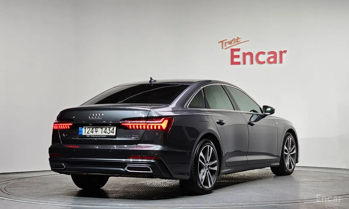 Фото 2 - Audi A6